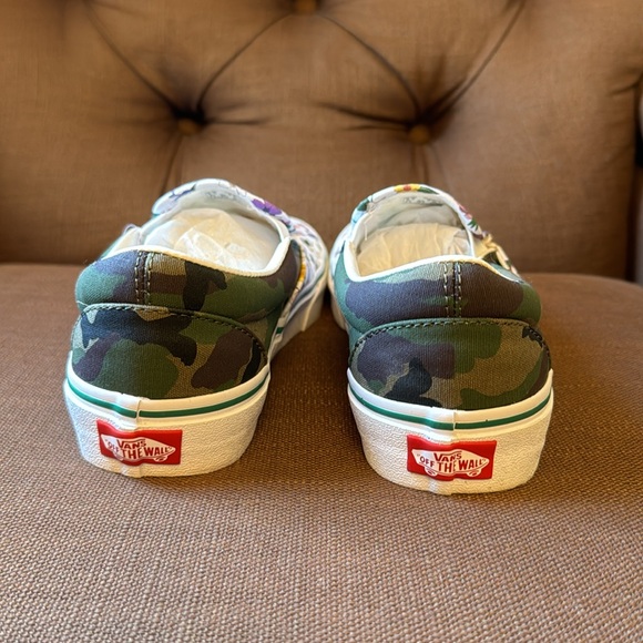 Vans Customs Slip on size 8 - Picture 3 of 6